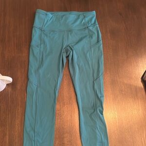 Women’s 8 green/ teal leggings